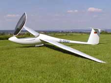 ASW 27 mit offener Haube